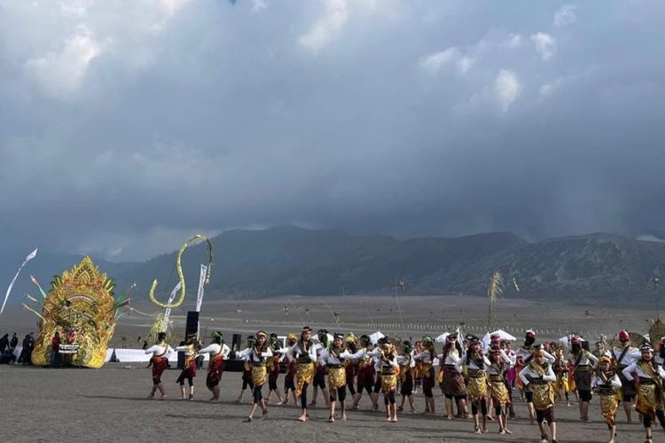 Eksotika Bromo 2025, Ragam Pertunjukan Berlatar Indahnya Kaldera Bromo