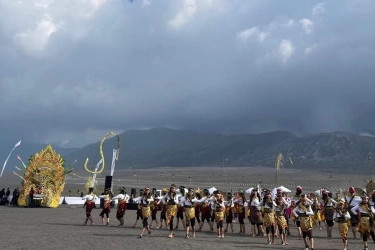 Eksotika Bromo 2025, Ragam Pertunjukan Berlatar Indahnya Kaldera Bromo