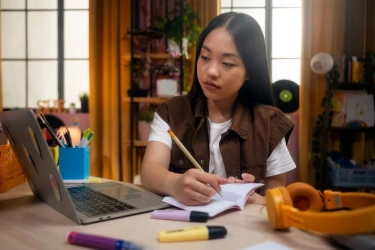 Tahun Ajaran Baru Tak Harus Perlengkapan Sekolah Serba Baru