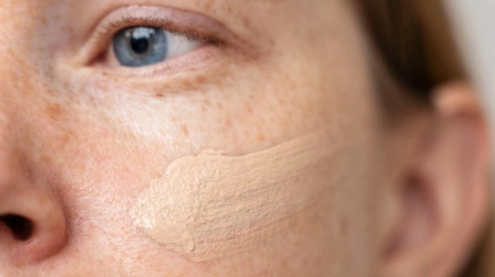 4 Rekomendasi Tinted Sunscreen Mencegah Melasma,  Kulit Mulus Tanpa Flek Hitam