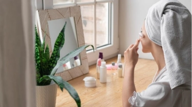 5 Skincare Murah untuk Atasi Kulit Bopeng, Mulai 20 Ribuan!