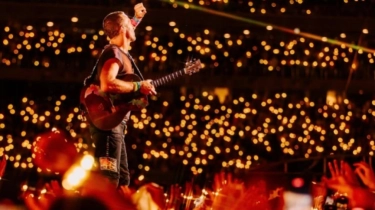 Musik yang Menyelamatkan Bumi, Coldplay Ubah Botol Plastik Jadi Album