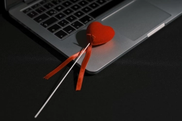 Hati-hati, Sikap Tidak Enakan Rentan Jadi Sasaran Pelaku Love Scam