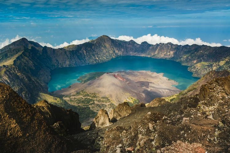 Sebelum Terjatuh di Gunung Rinjani, Turis Asing Sempat Kelelahan dan Diminta Istirahat