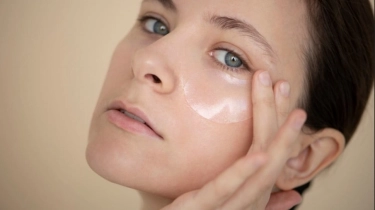 5 Rekomendasi Eye Cream Mengandung Kafein: Atasi Garis Halus dan Mata Panda Mulai Rp30 Ribuan