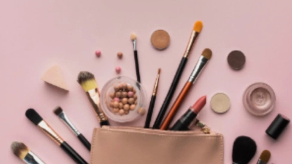 Hati-Hati! Jangan Pakai 6 Produk Makeup Ini Setiap Hari, Bisa Bikin Masalah Kulit