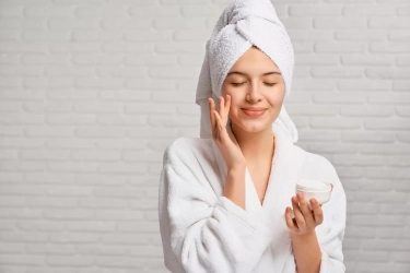 Cara Perawatan Kulit Usia 20, 30, dan 40: Rutinitas Tepat untuk Kulit Sehat dan Tampak Awet Muda