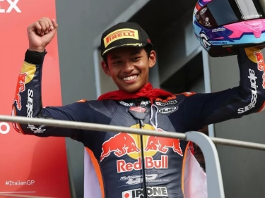 Masih Tak Percaya Back to Back Juara Red Bull Rookies Cup 2025, Veda Ega Ungkap Kunci Sukses Menang Dramatis di Mugello