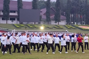 Hari Kedua Retreat: Kepala Daerah Senam Bareng Praja IPDN sejak Subuh, Lanjut Ikut Apel Pagi