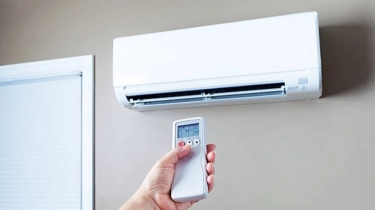 5 Rekomendasi AC 1/2 PK Hemat Listrik untuk Ruangan Kecil, Mulai 2015 Watt Saja!