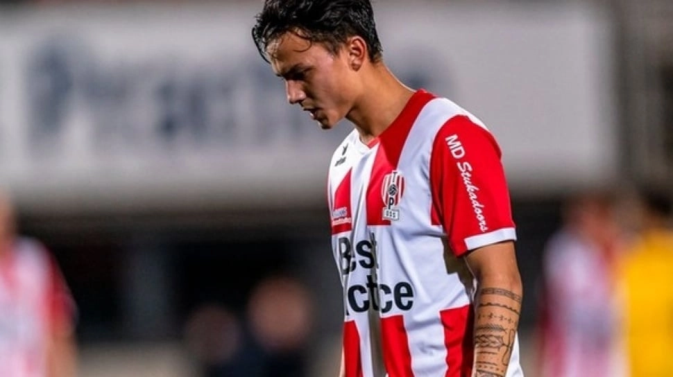 Cerita Miris Pemain Keturunan Indonesia: Dulu Bela PSG, Kini Kerja di Pabrik Kasur