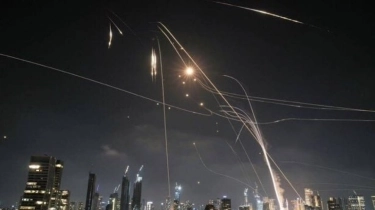 Harga Minyak Meroket Usai AS Serang Iran, DPR Ingatkan Pemerintah Soal Beban APBN