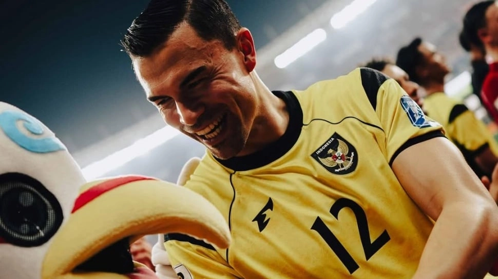 Pemain Keturunan Rp55,6 Miliar Main Bola di Kampung Pakai Gawang Bambu