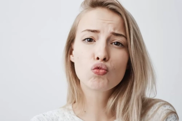 Tetap Sehat dan Lembap Sepanjang Hari: 7 Cara Ampuh Mengatasi Bibir Kering yang Mudah Dipraktikkan di Rumah