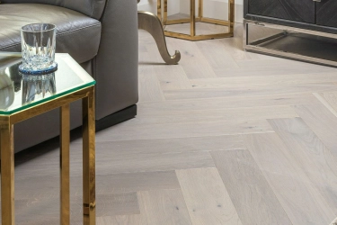 Membandingkan Lantai Vinyl Vs Laminasi, Mana Lebih Unggul?