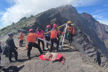 Netizen Brasil Serbu IG Prabowo, Minta Juliana yang Jatuh di Rinjani Dievakuasi