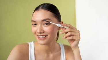 5 Rekomendasi Serum Penumbuh Alis Terbaik Auto Lebat, Harga Mulai Rp20 Ribuan