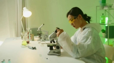 Perempuan Muda di Bidang STEM, Buktikan Sains dan Teknologi Bisa Jadi Jalan untuk Ubah Dunia