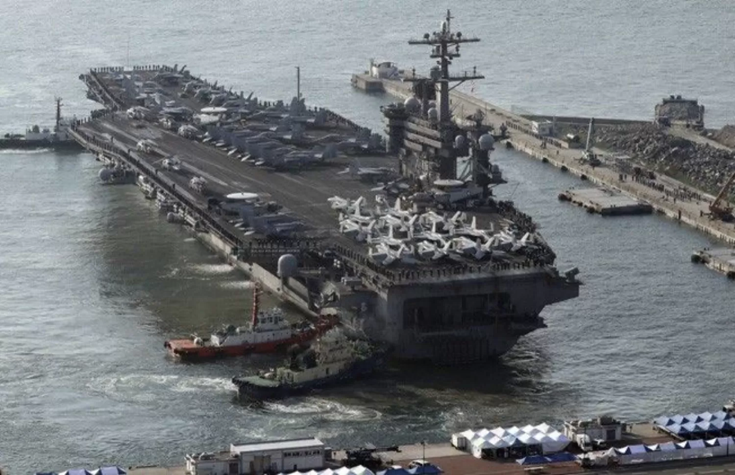 Sempat Melintas di Perairan Indonesia, Kapal Induk AS USS Nimitz Mendekat ke Selat Hormuz