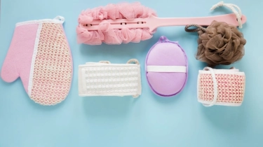 5 Rekomendasi Bath Gloves untuk Eksfoliasi Badan, Modal Kurang dari Rp50 Ribu Bikin Kulit Mulus