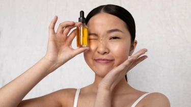 7 Kombinasi Skincare Ini Tidak Boleh Dipakai Bersamaan, Begini Urutan yang Benar