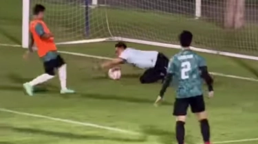 Heboh Gibran Cetak Gol, Komen Netizen: Tendangan 19 Juta Lapangan Kerja, Kipernya Jaga Karier