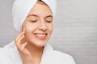 7 Cara Menjaga Kesehatan Kulit Sepanjang Musim dengan Menyesuaikan Perawatan Sesuai Perubahan Cuaca