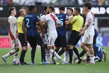 Asal Muasal Keributan Acuna dan Dumfries di Laga Inter Vs River