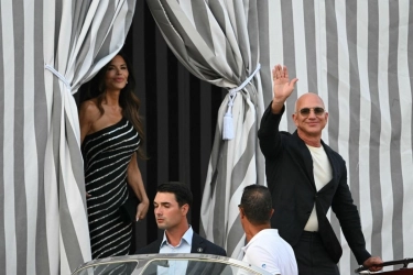 Gaya Jeff Bezos dan Lauren Sanchez Jelang Pernikahan di Venesia, Serasi dengan Hitam
