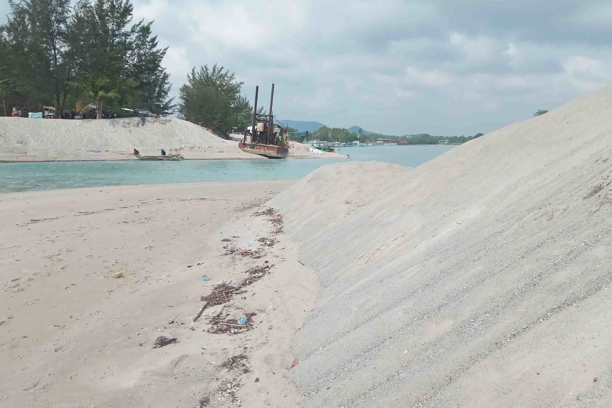 MA Larang Ekspor Pasir Laut, Nilai Pemerintah Abai Pelestarian Pesisir