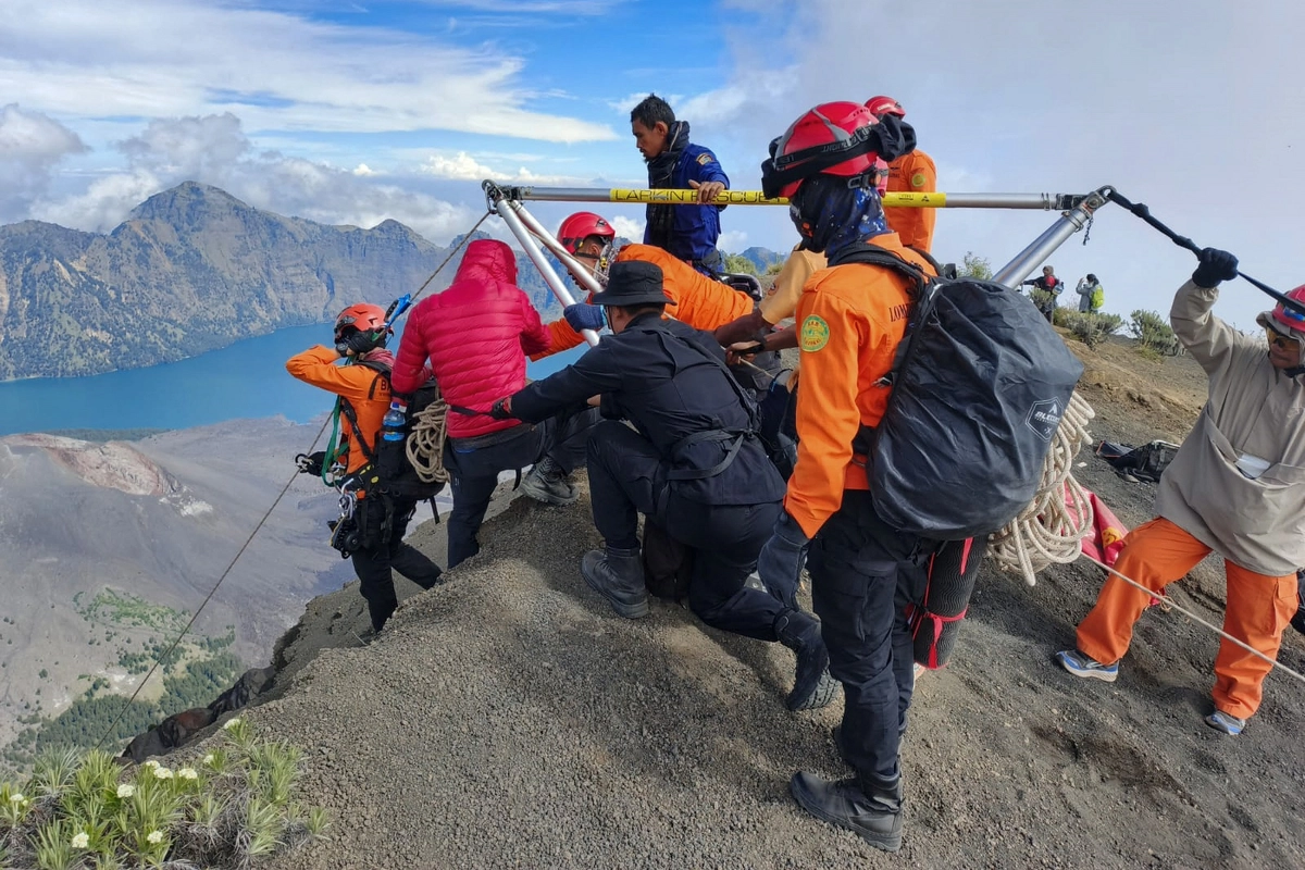 Malam di Jurang Rinjani, Kisah Pilu dan Heroik di Balik Evakuasi Juliana Marins