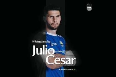 Profil Julio Cesar Benteng Baru Persib Bandung Asal Brasil