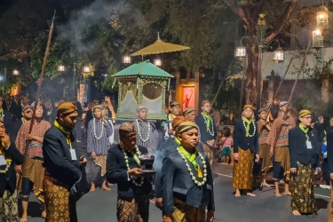 Tradisi Malam 1 Suro 2025 di Pura Mangkunegaran, Ada Kirab Pusaka