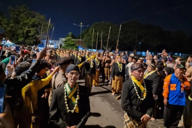 Tradisi Tapa Bisu, Ritual Hening Malam 1 Suro yang Sarat Makna