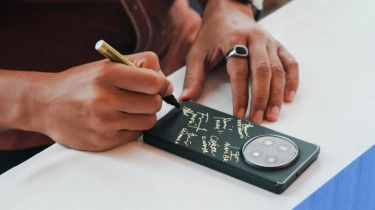 Lebih Mahal dari 2 Mobil Mewah,  Lelang 3 OPPO Find N5 Laku Hingga Rp2,5 Miliar!