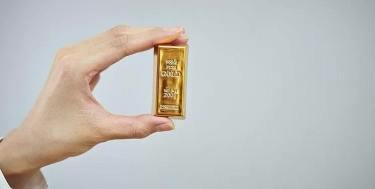 Harga Emas Melemah, Optimisme Pasar Tekan Permintaan Safe Haven