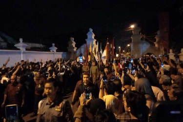 Begini Rasanya Wisata Spiritual Mubeng Beteng di Yogyakarta