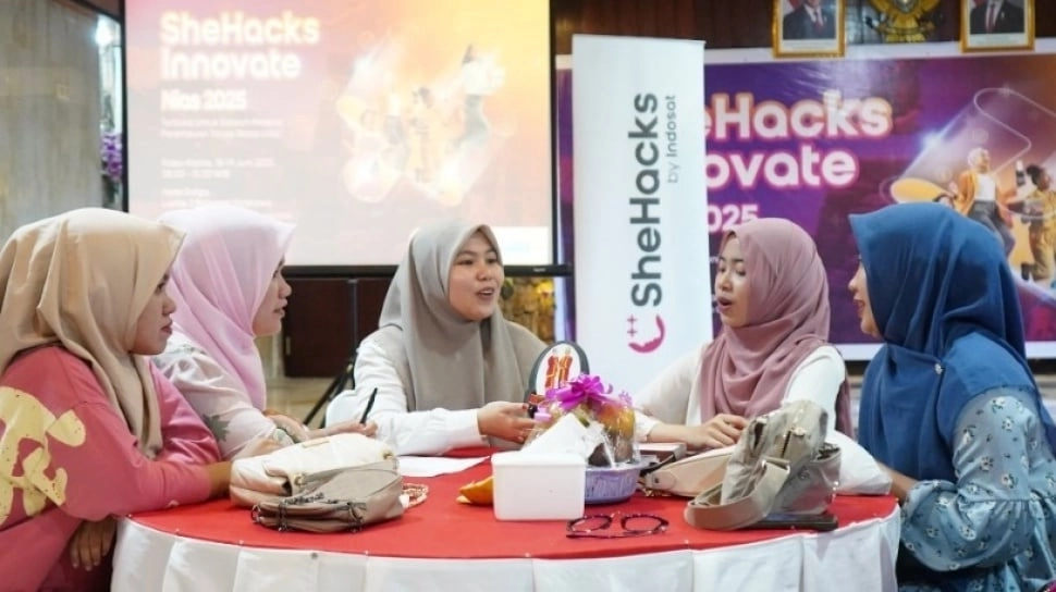 Indosat Gerakkan Revolusi Digital Perempuan Lewat SheHacks 2025, dari Jayapura hingga Nias!