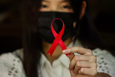 Sebanyak 2.700 Remaja Indonesia Terinfeksi HIV, Dosen UM Surabaya Ingatkan Peran Penting Orang Tua
