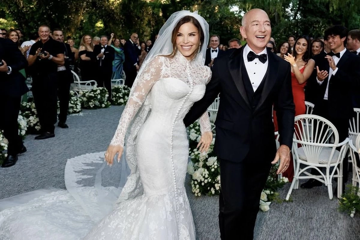 Jeff Bezos dan Lauren Sanchez Menikah di Italia, Intip Detail Busananya