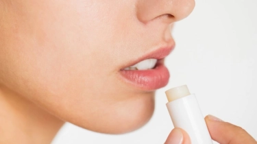 5 Lip Balm dengan SPF Terbaik: Lindungi Bibir dari Sinar UV, Tak Takut Jadi Hitam