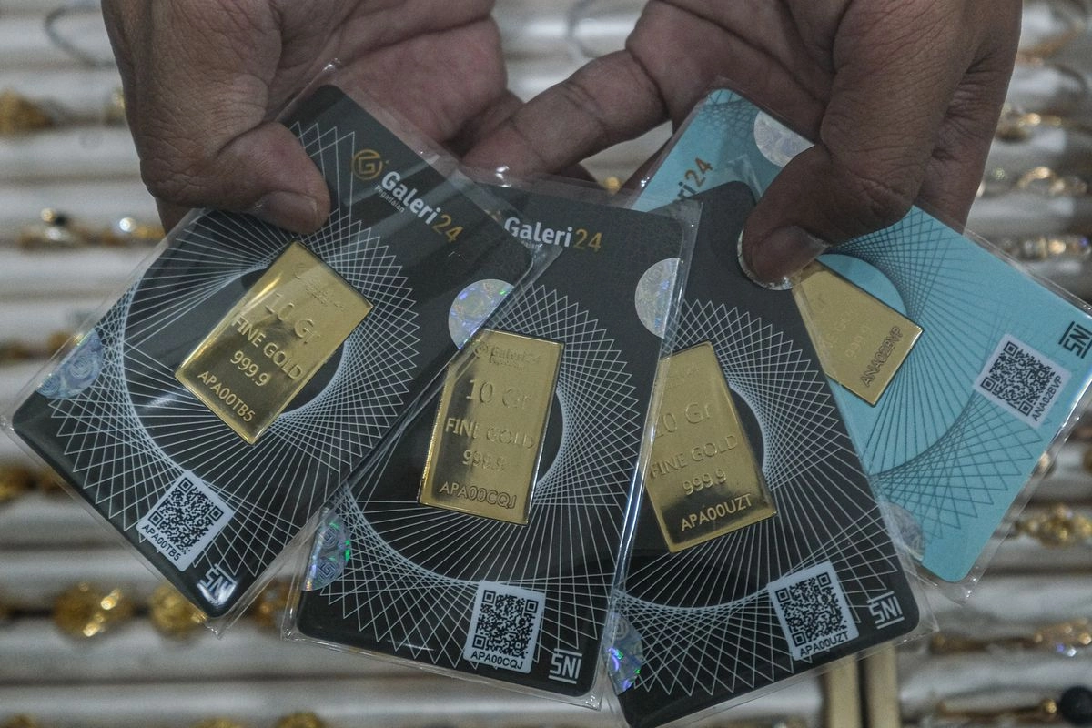 Harga Emas di Pegadaian Hari Ini Kompak Turun