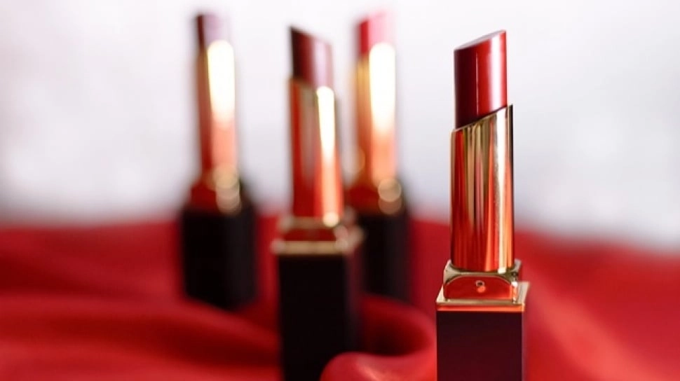 Inilah 5 Warna Lipstik Terbaik untuk Bibir Hitam, Bikin Makin Percaya Diri