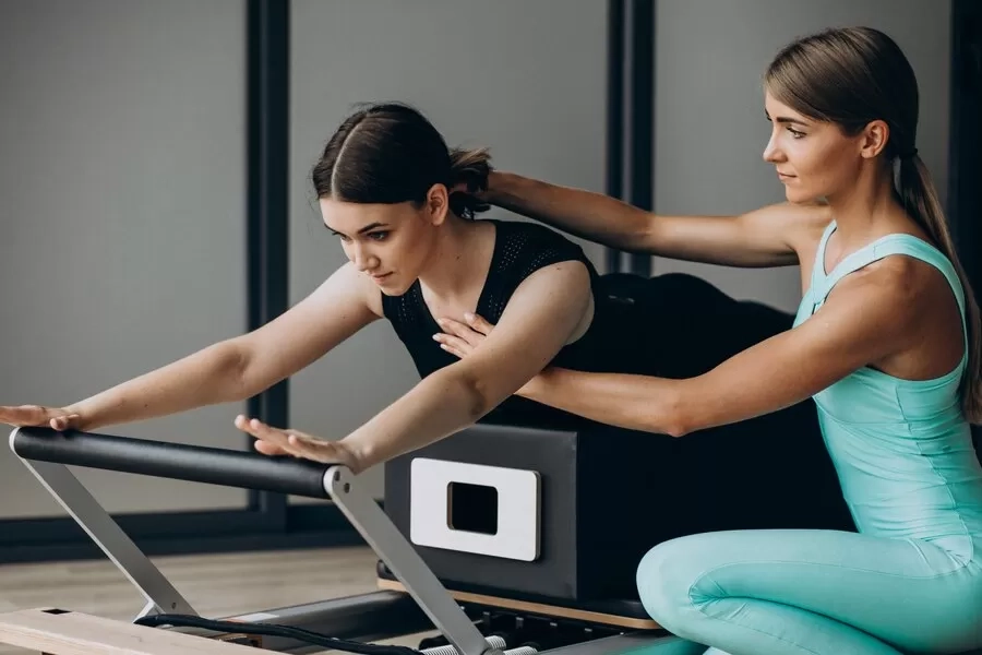 Rahasia Tubuh Bugar Tanpa Gym: Coba Delapan Gerakan Pilates Ini di Rumah, Langkah Awal Membuat Badan Makin Prima