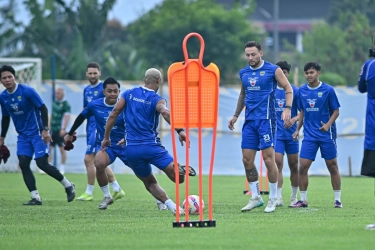 BERITA FOTO: Potret Pemain Baru Persib di Latihan Perdana Pramusim