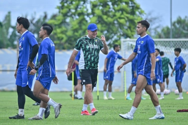 Bojan Hodak Bocorkan Jadwal Patricio Matricardi Merapat ke Persib