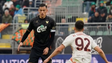 Aston Villa Lepas Satu Bek Tengah, Buka Jalan Agar Jay Idzes Gabung?