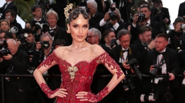 Gandeng Cinta Laura, Wafer Stick Legendaris Ini Siap Rebut Hati Gen Z