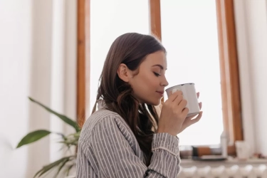 Nggak Cuma Lezat, 7 Minuman Ini Juga Bisa Bantu Jaga Kesehatan Hati Anda Secara Alami! Apa Saja?