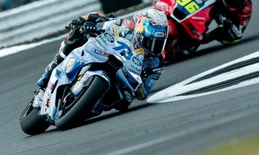 Patah Tangan Buntut Kecelakaan di Assen, Alex Marquez Terancam Absen di MotoGP Jerman 2025